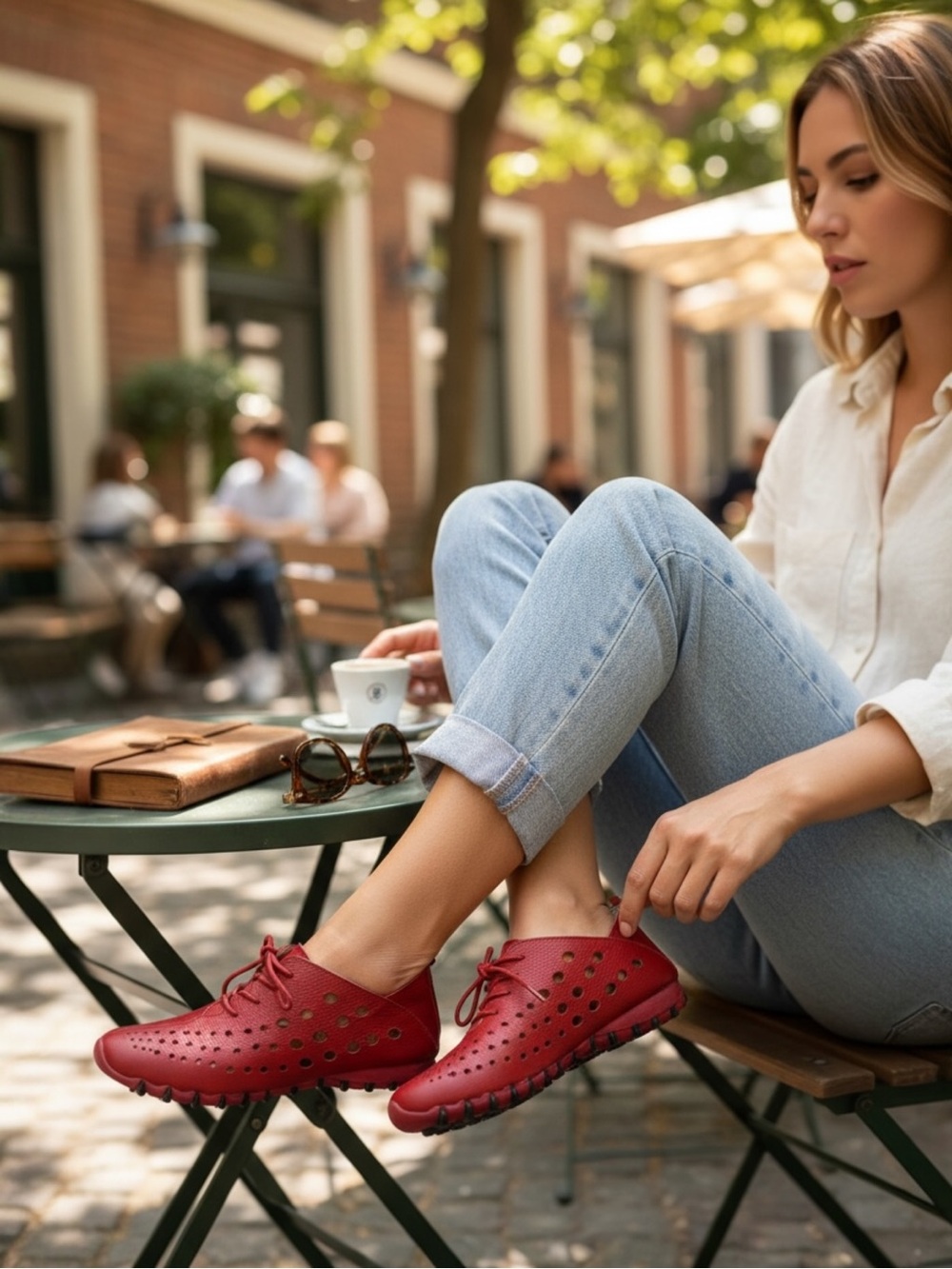 Litfoot contemporary European red perforated leather lightweight sneaker shoe 38